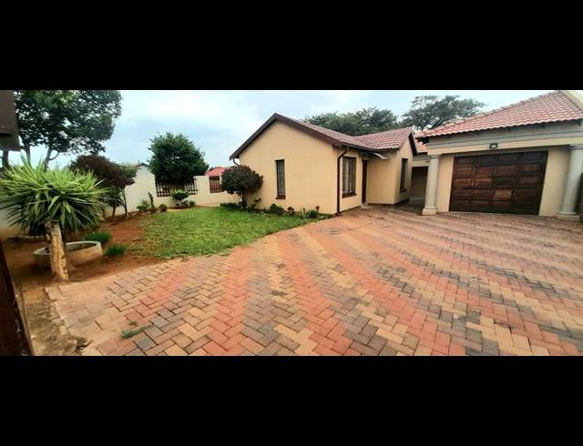 4 BEDROOM HOUSE FOR SALE IN DANVILLE